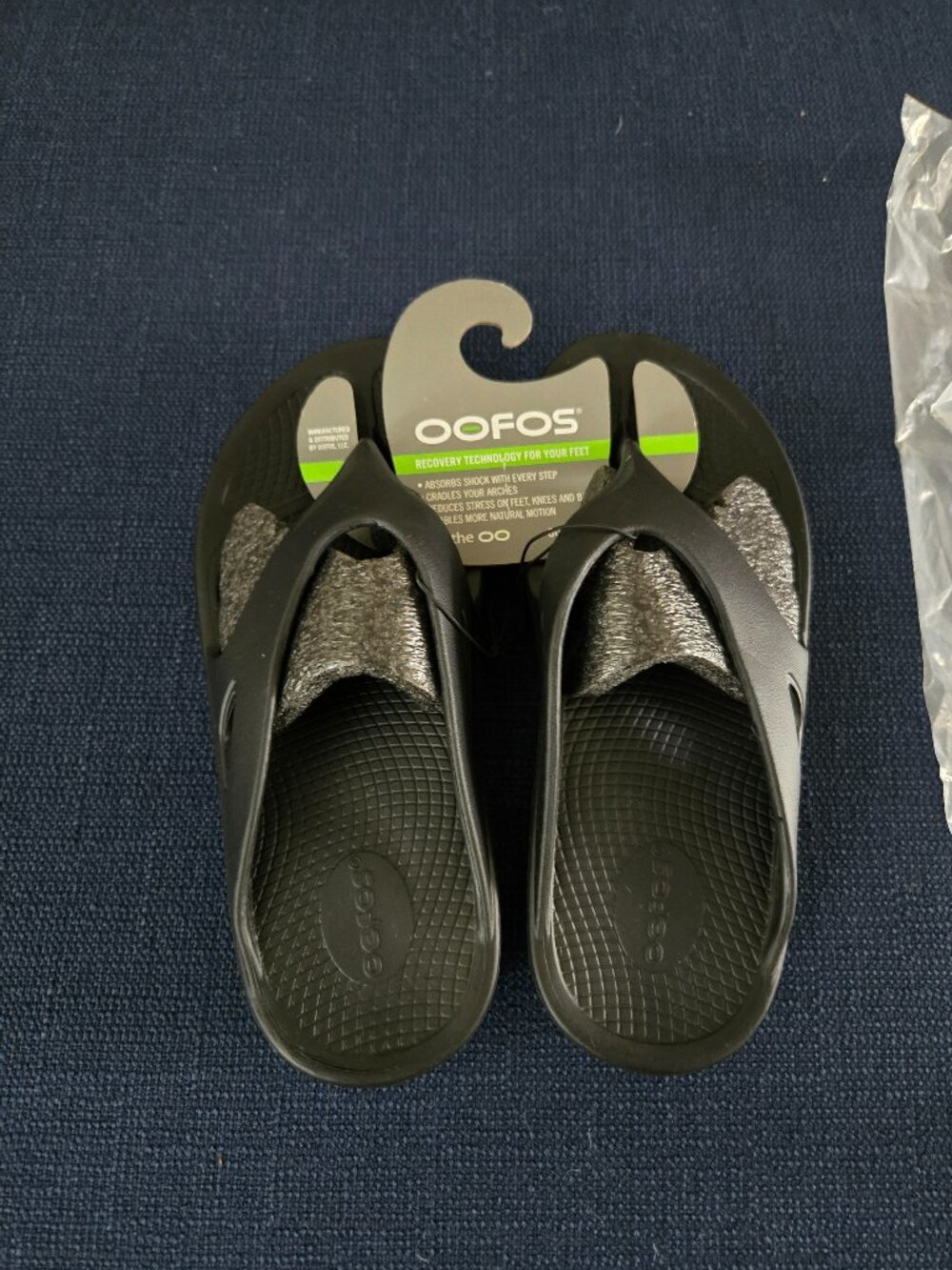 NWT Black Oofos Flip Flops Size 9,